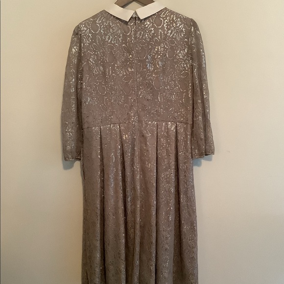 🎉HOST PICK🎉 Eshakti Silver Lace Dress size 14 - Picture 4 of 15